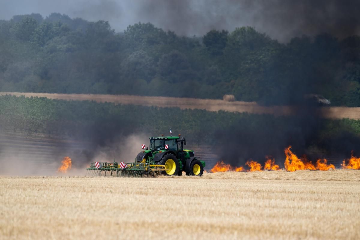 Dordogne en proie aux flammes : cinq incendies ravagent la région