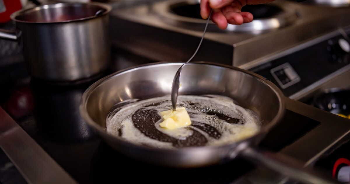 Évitez le beurre brûlé avec cette astuce simple d'un chef