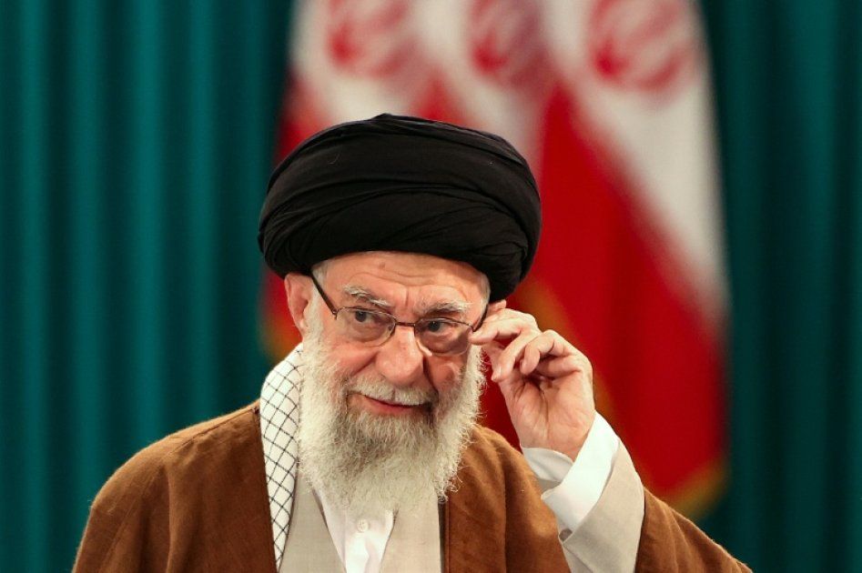 Des millions de pèlerins rendent hommage à Khamenei dans une procession historique à Téhéran