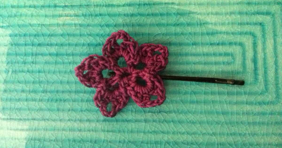 La tendance intemporelle des barrettes fleuries en crochet