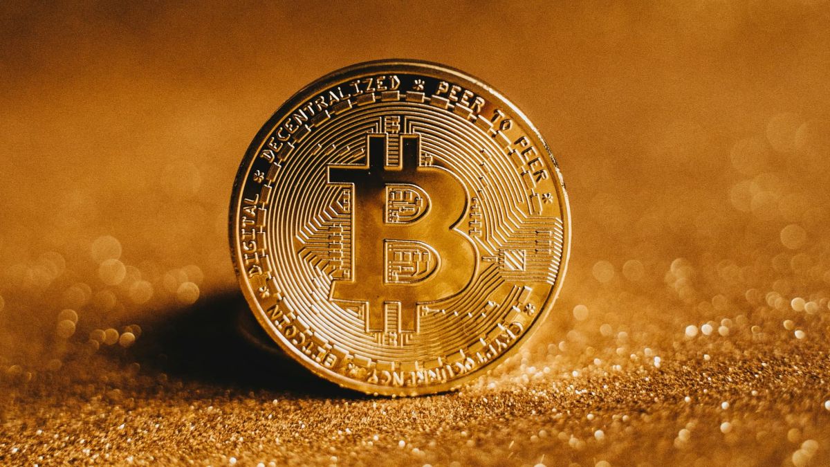 Bernstein prévoit un bitcoin à 150 000 dollars d'ici 2026 : audace ou réalité ?