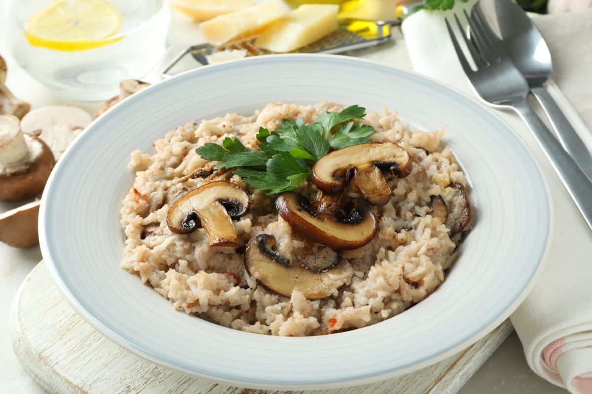 Découvrez le secret d'un risotto aux champignons irrésistible par un chef italien